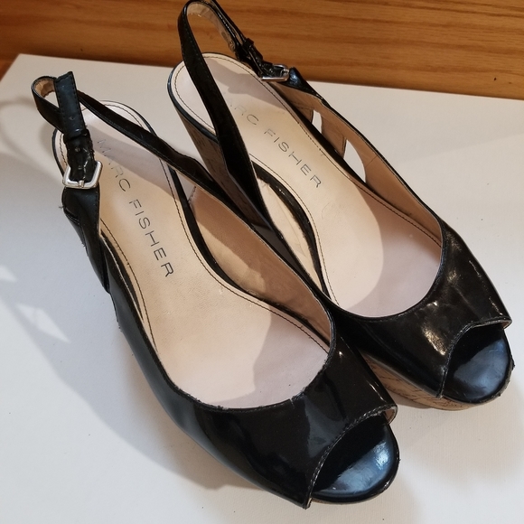 MARC FISHER WEDGE SANDALS - Picture 4 of 5